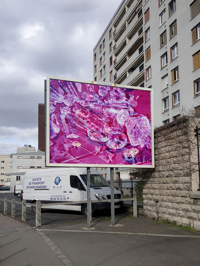 Isabelle Cornaro, Amplification