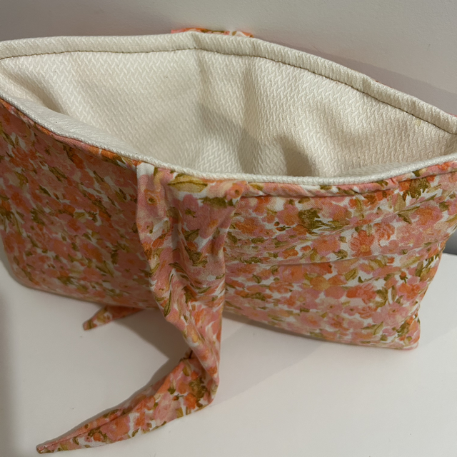 Pochette livre broché fleurie orange
