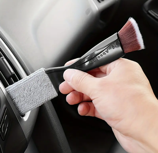 Outil de nettoyage de climatiseurs à brosse souple