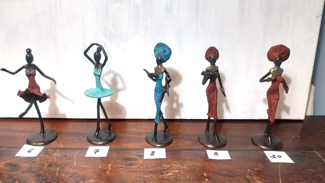 Statuettes Femmes 22 cm