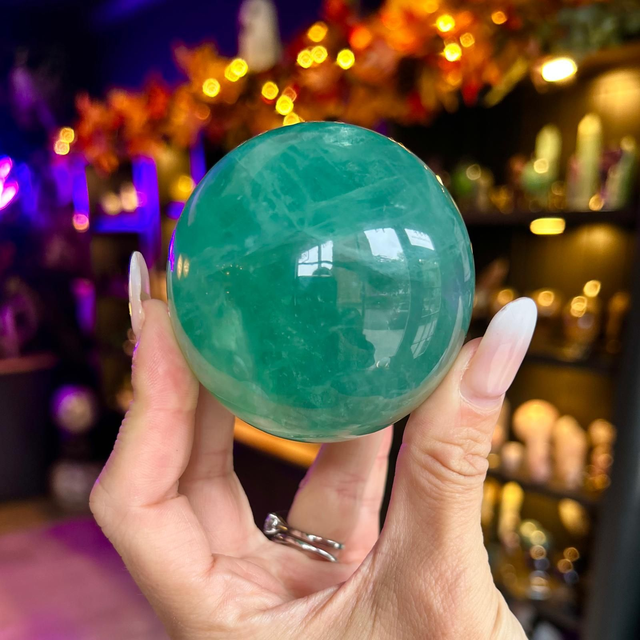 Fluorite Sphere R46L1