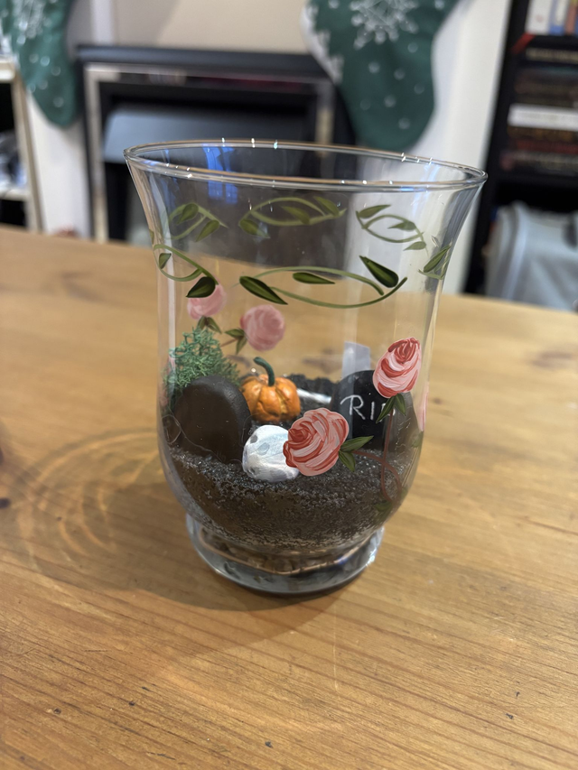 Cemeterarium with roses