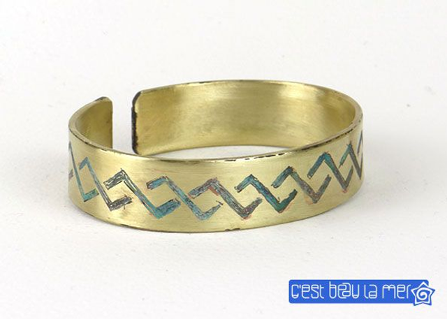 Bracelet laiton gravé patiné