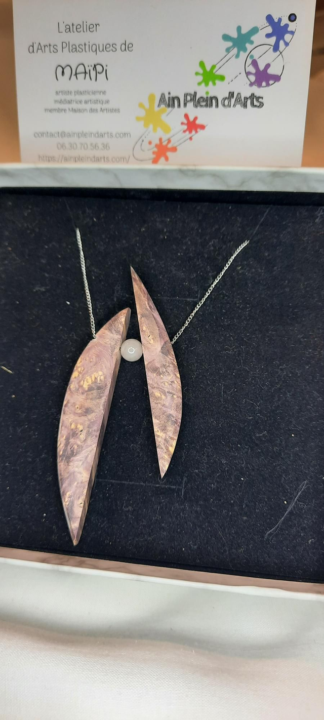 Collier loupe frene violet fin et quartz