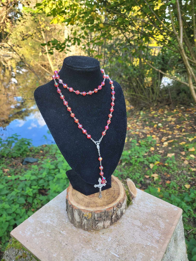 Chapelet grain en acrylique rouge