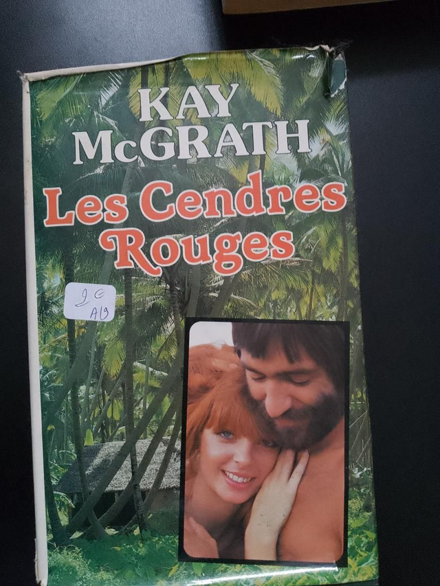 Les cendres rouges, Kay McGrath