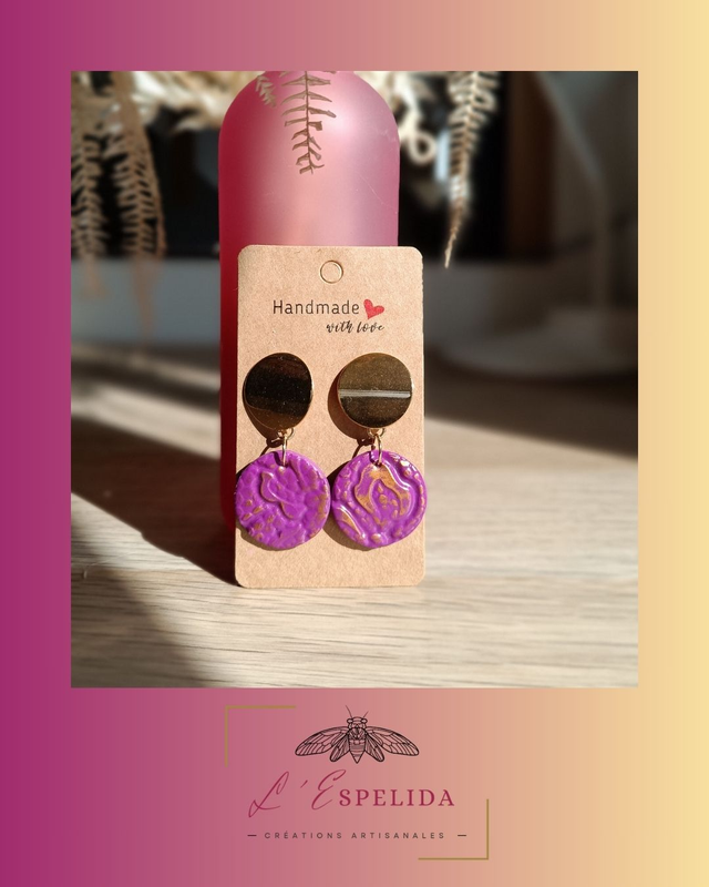 Ronds texturés violets et dorés avec attache ronde dorée