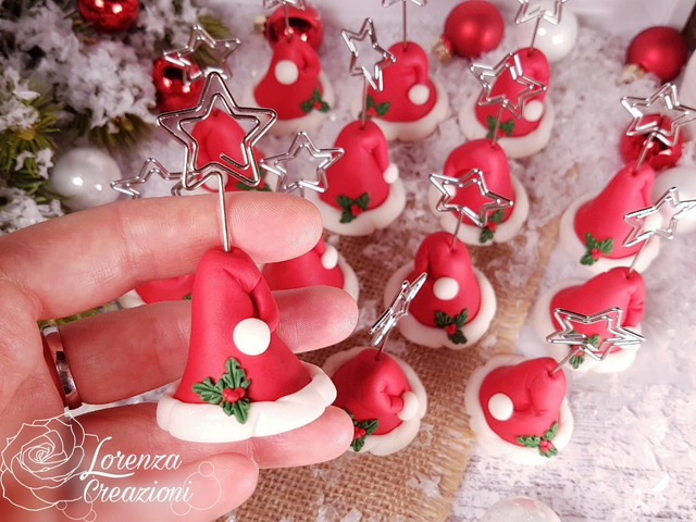 Cappelli di Babbo Natale personalizzabili, modellati a mano in argilla polimerica
