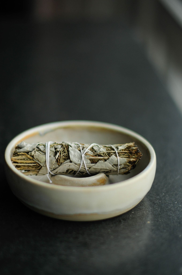 Räucherwerk-Schale, weiß