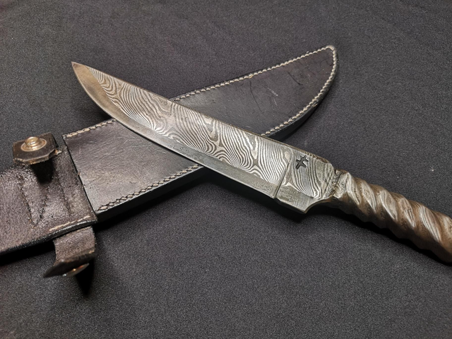 Couteau &quot;brut de forge&quot; 