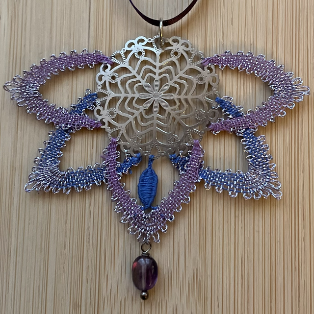 Pendentif « inca » bleu / mauve  (1)