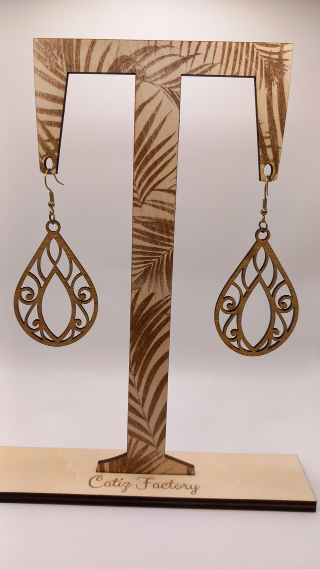 boucles d&#039;oreilles en bois