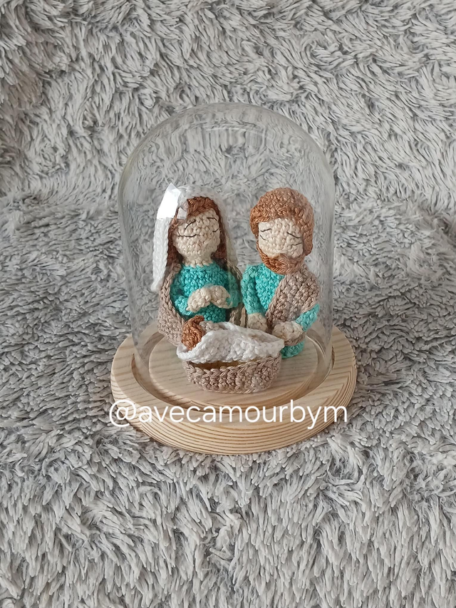 Mini crèche bleue sous cloche