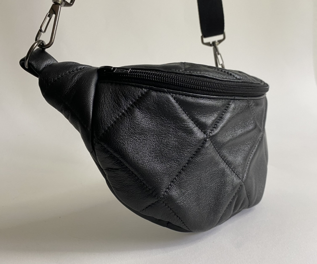Sac banane en cuir matelassé noir
