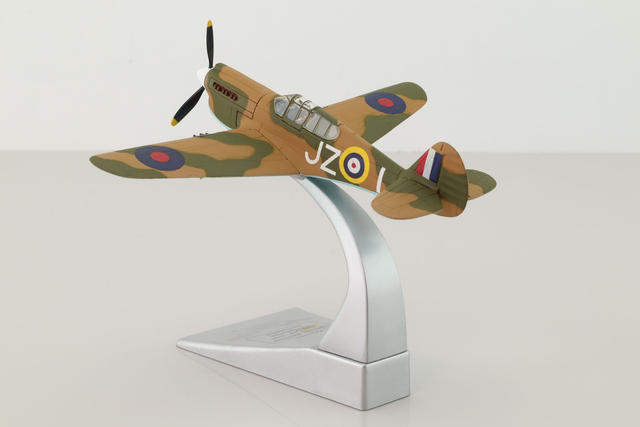 P-40E Kittyhawk IA Flt Lt Johnnie Gibson, 15 Sqn RNZAF 1942