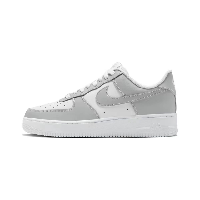 Nike Air Force 1    (Vendu sans la boîte )