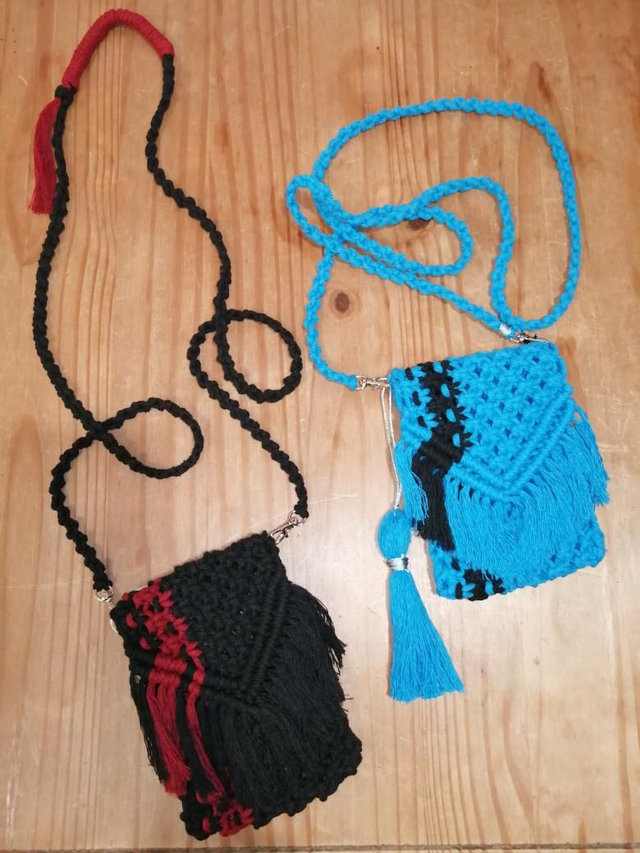 Pochette téléphone en macramé
