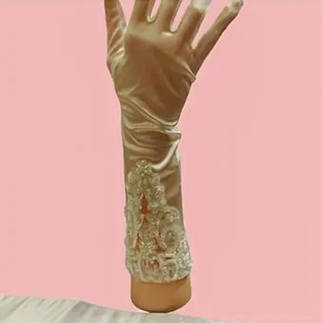 Gants satin médium dentelle