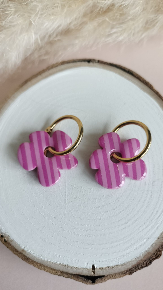 Les créoles "fleur" rayées