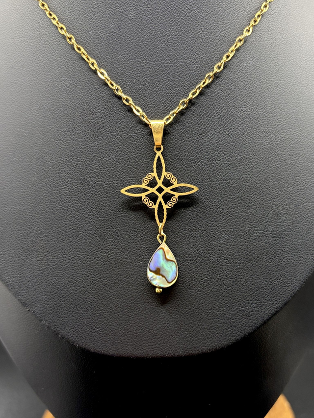 Collier Elya – Nœud de Sorcière & Ormeau
