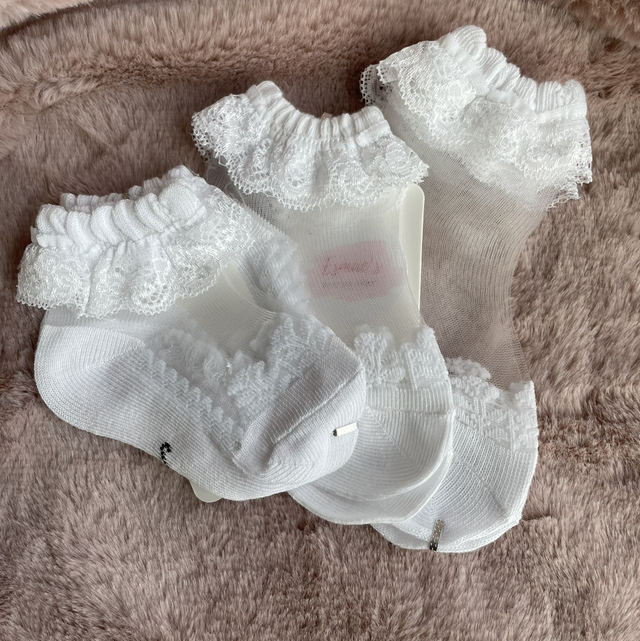 White ankle lace socks