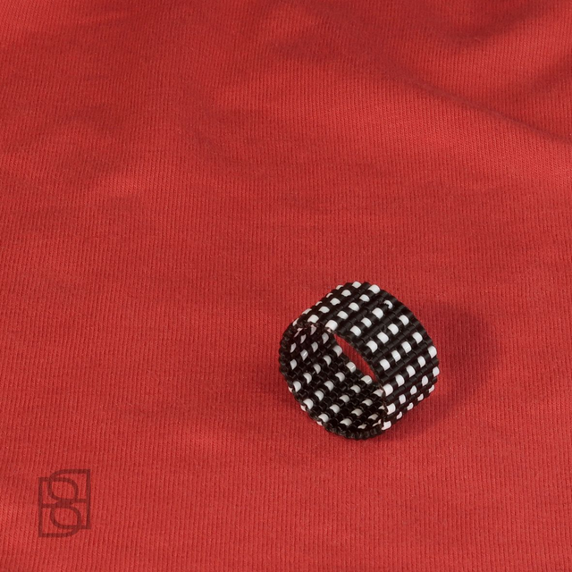 DOTTED LINES ring 