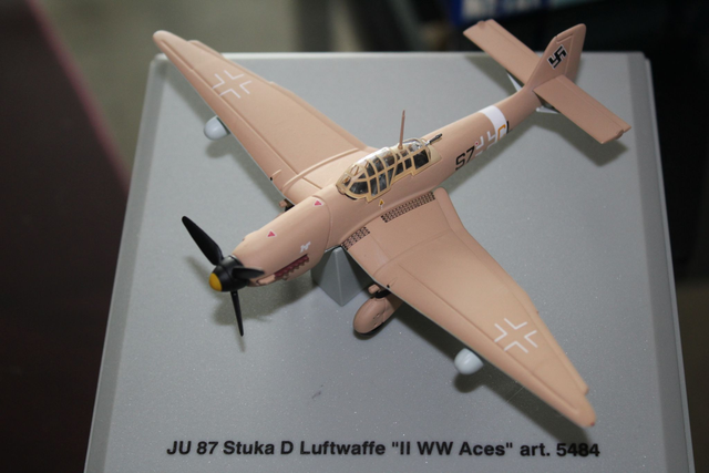 JU 87 Stuka Luftwaffe D "II WW Aces", 1:100