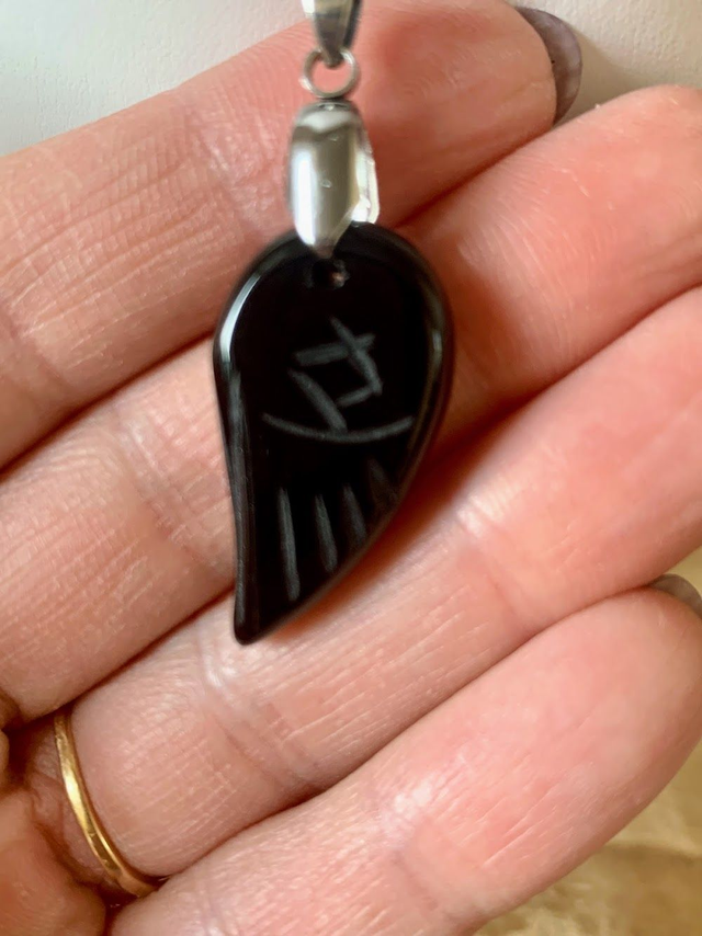 Pendentif Aile Agate Noire 
