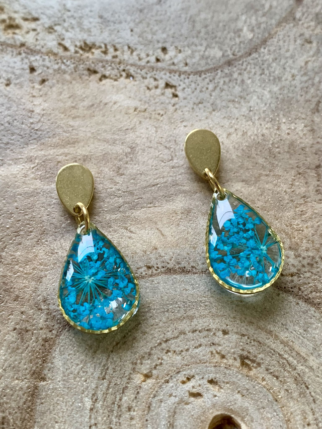 Turquoises : boucles d'oreilles clous (dorées)