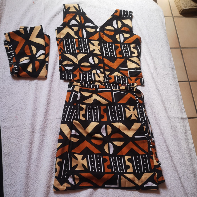 Ensemble 3 pièces, top, jupe portefeuille et foulard en tissu pagne wax africain