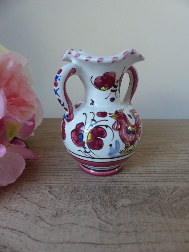 Vase miniature Deruta décor coq et fleurs rouges, petit vase coq en céramique peint main poterie d'art Italie, décoration maison de campagne