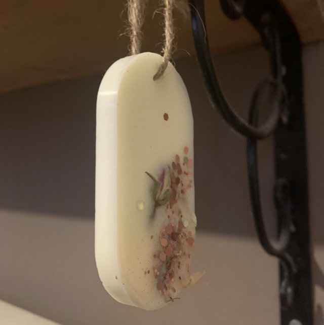 Soy wax sachets pack of two (available in all fragrances). Perfect for drawers and wardrobes to keep your clothes smelling fabulous✨