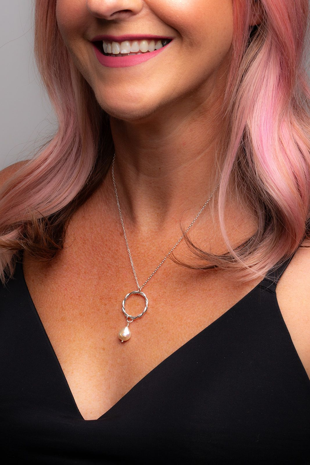 Twisted Hoop baroque pearl pendant
