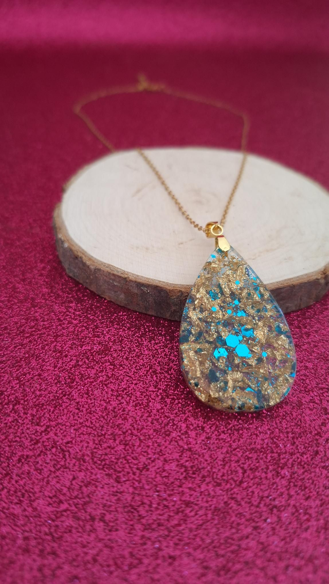 Collier doré goutte paillettes bleues/feuilles d&#039;or 