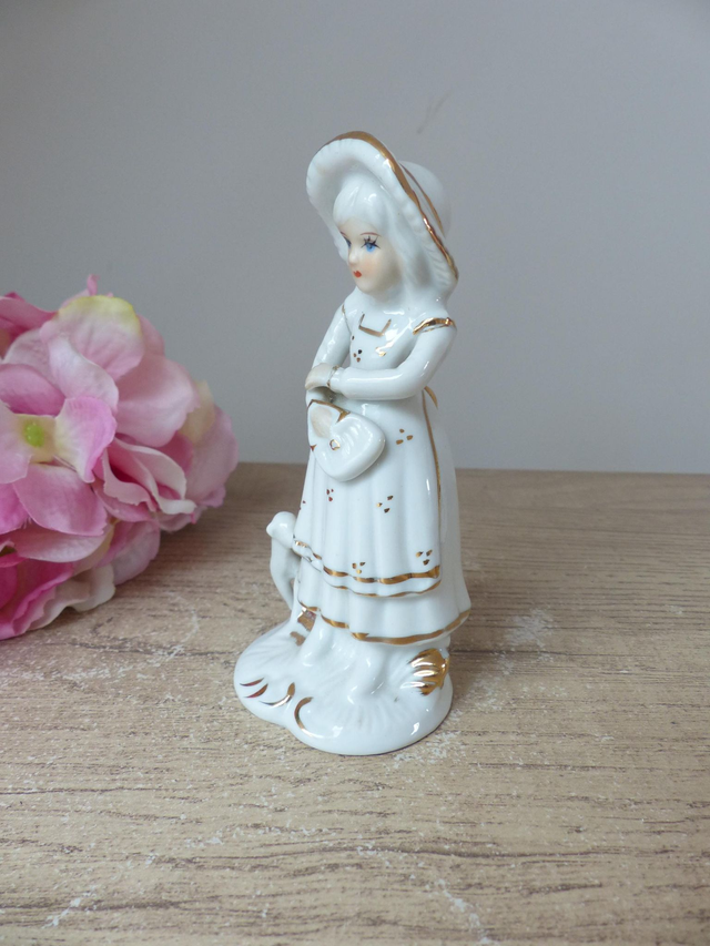 Figurine Fille et Mouton, Figurine Fille Bergère en Porcelaine avec agneau, Personnage romantique en Porcelaine Cadeau Décoration