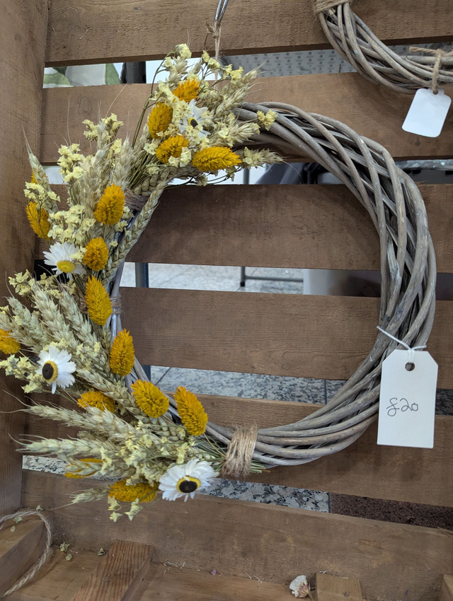 Wreath with Partial Arrangement