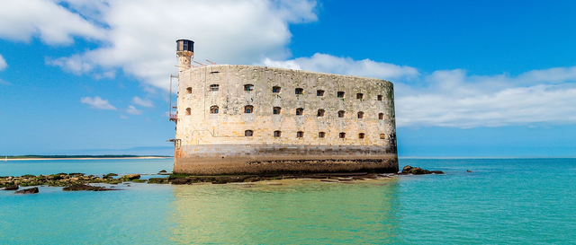 Promenade en mer avec tour de Fort Boyard commenté &amp; tour de l’île d'Aix