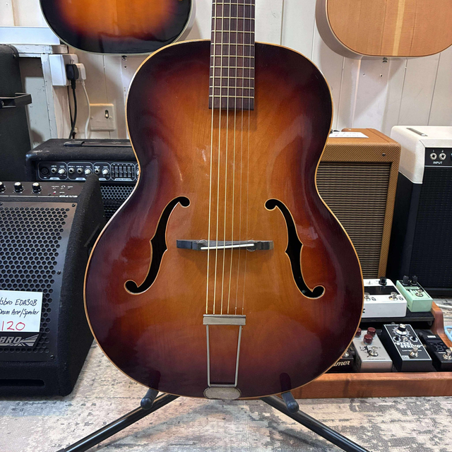 Zenith Jazz Guitar Model 17 with Piezo (circa 1955)