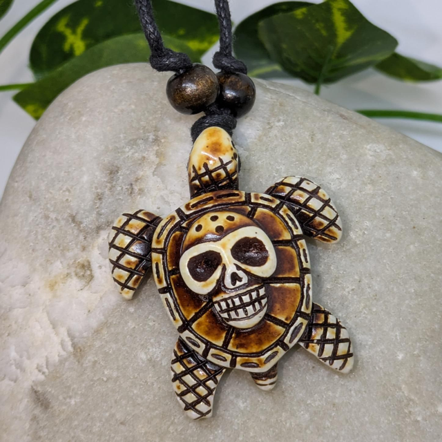 Collier &quot;Tête de mort&quot; tortue TOR-009