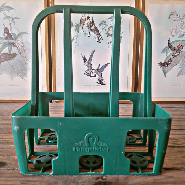 Panier vintage range bouteilles plastique vert Pfungstädter