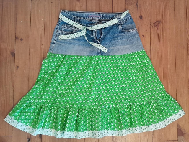 Jupe folklorique verte mi-longue