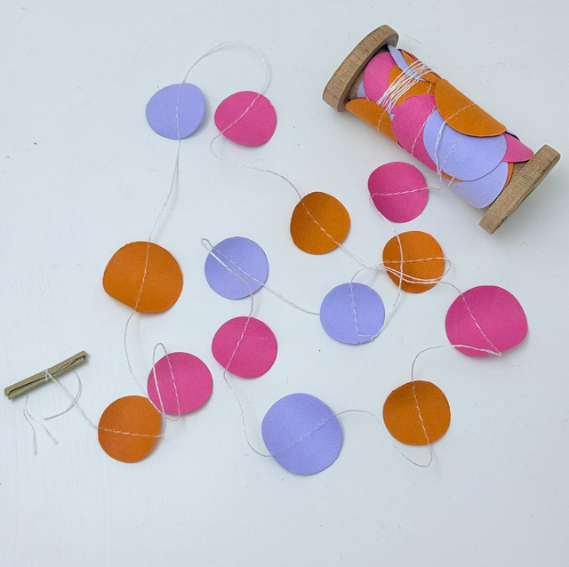 Papiergirlande Punkte lila 5m