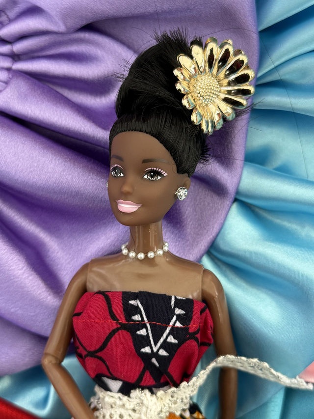 Poupée – Robe en Wax et dentelle - Fait main