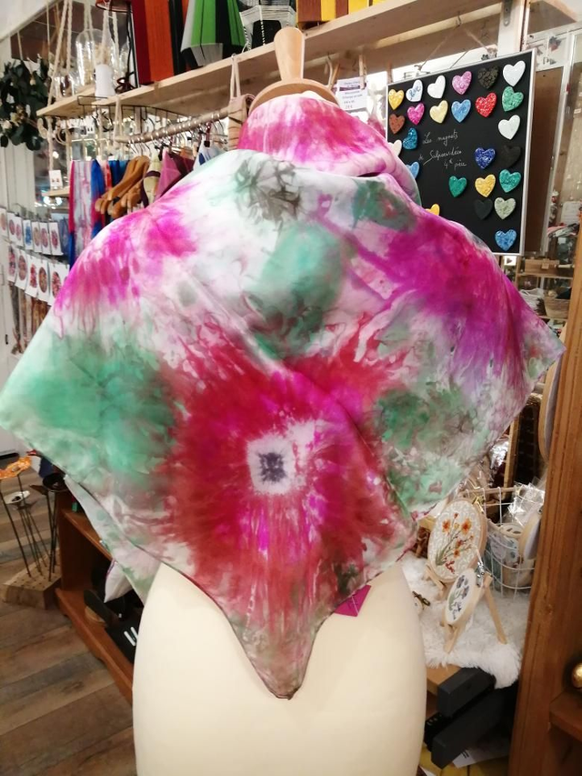 Carré de soie "9 fleurs" fushia et vert