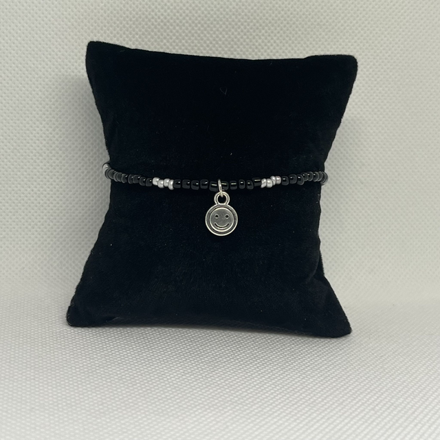  Bracelet en perles rocailles - Breloque argenté smiley