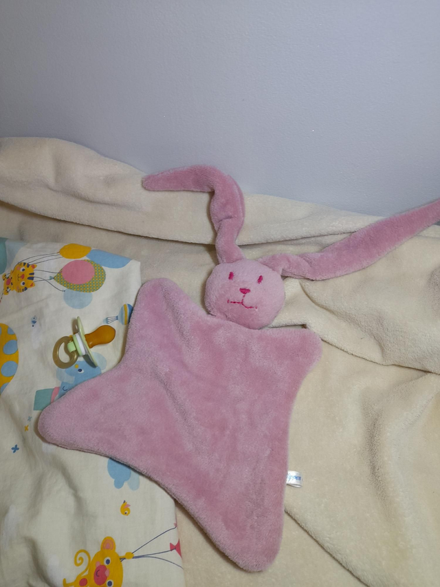 Doudou lapin rose