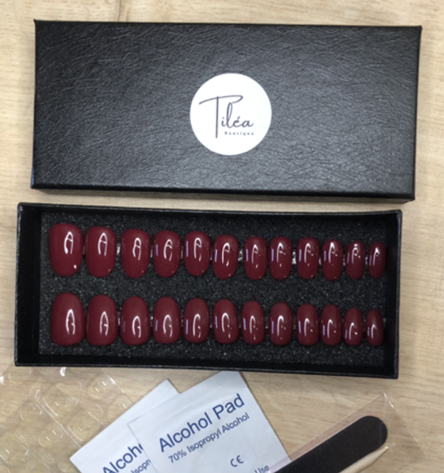 Press on nail small ovale Dark red 