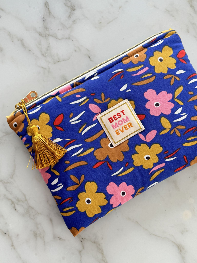 Pochette plate matelassée L [MAMAN]