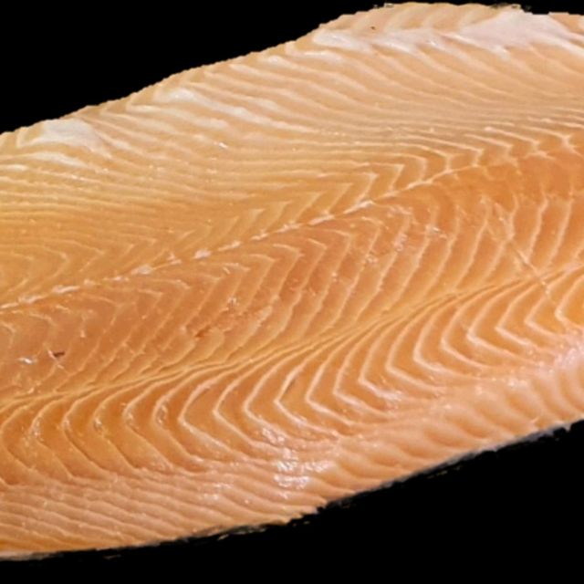 Saumon Fumé Tranché Sur Plateau Sous Vide