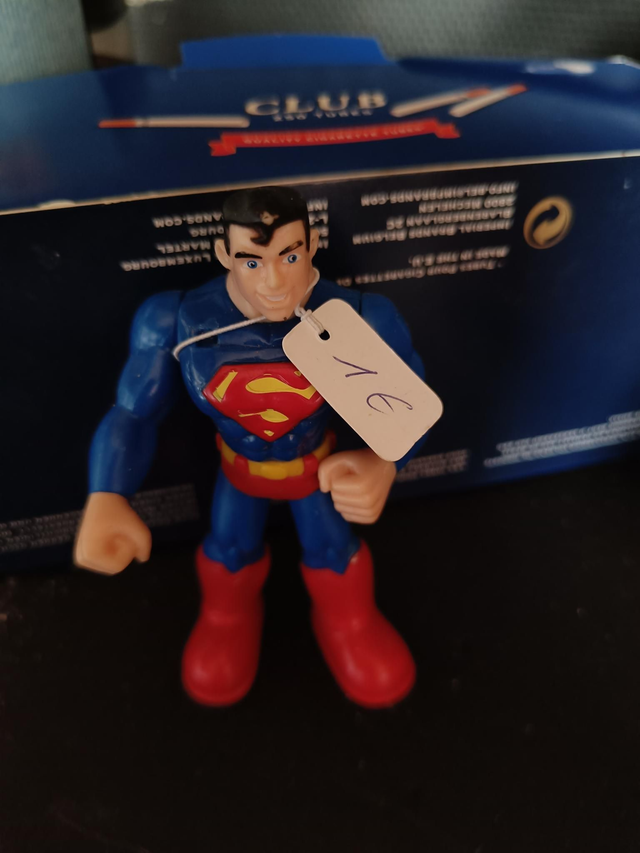 Superman bouton au dos